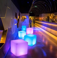 Светильник Куб 30 с питанием от АКБ, RGB Светильник Куб 30 с питанием от АКБ, RGB