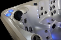 Гидромассажный СПА бассейн Joyee SPA London Гидромассажный СПА бассейн Joyee SPA London